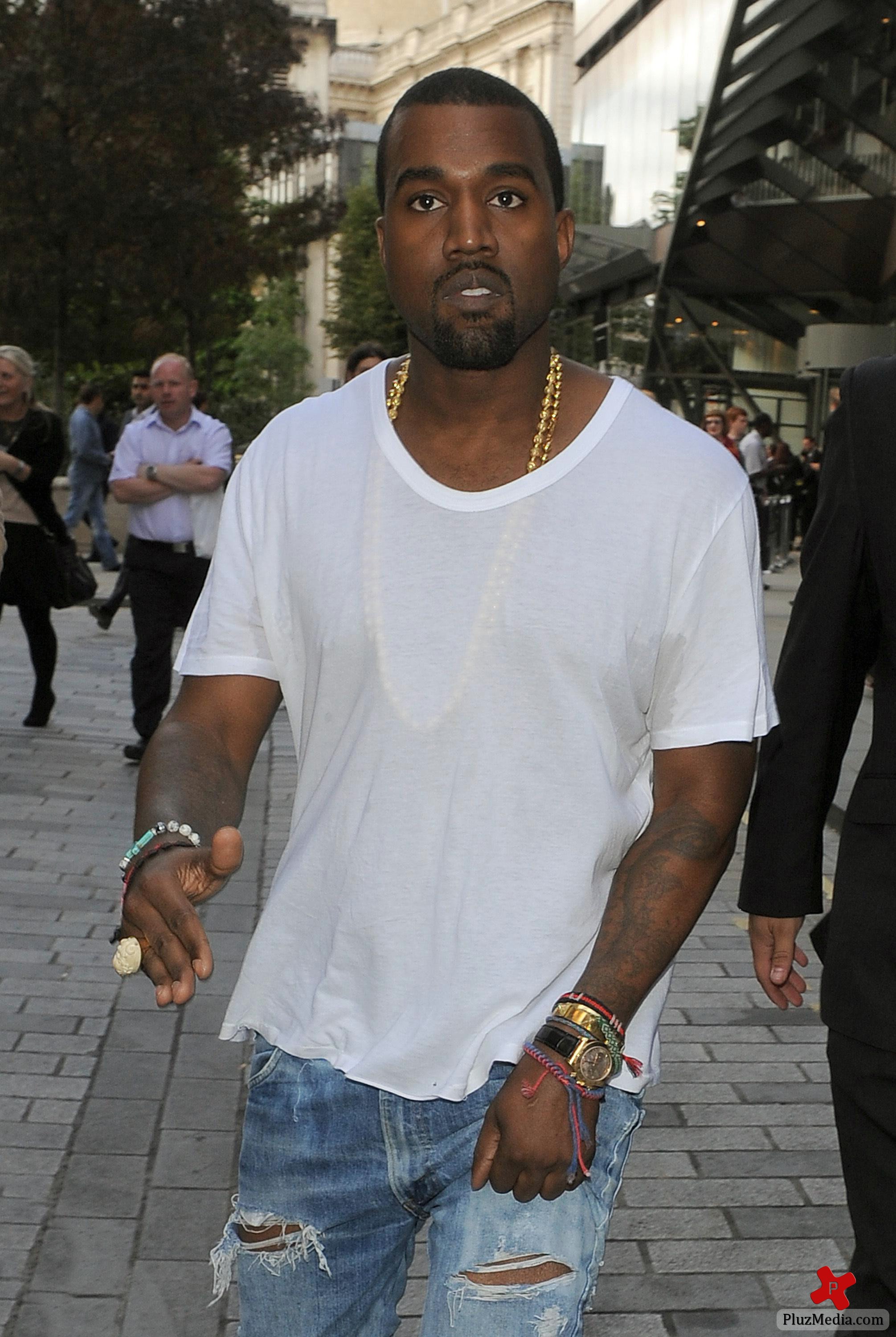 Kanye West - London Fashion Week Spring Summer 2012 - Christopher Kane - Outside | Picture 82274